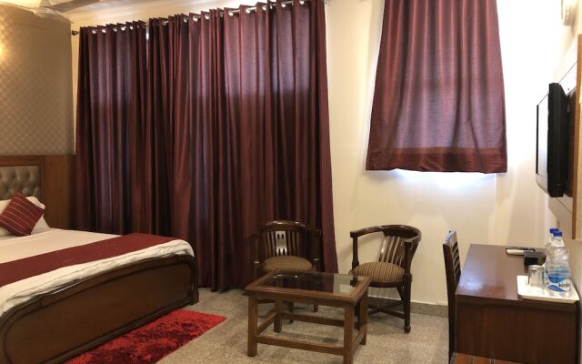 OYO Rooms Near Huda City Centre