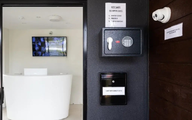 Ascot Budget Inn & Residences