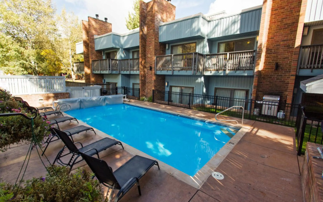 Shadow Mountain Lodge