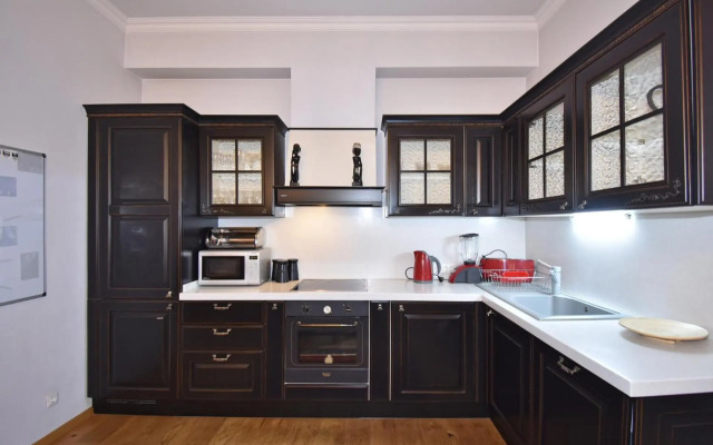 Aram street, 2 bedrooms Beautiful and Spacious apartment DI486