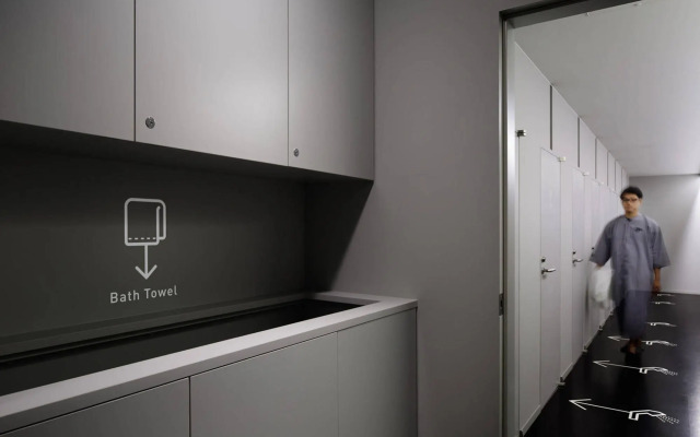 9h nine hours Narita Airport