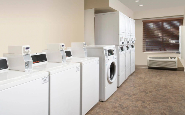 Extended Stay America Select Suites - Kansas City - South - I-49