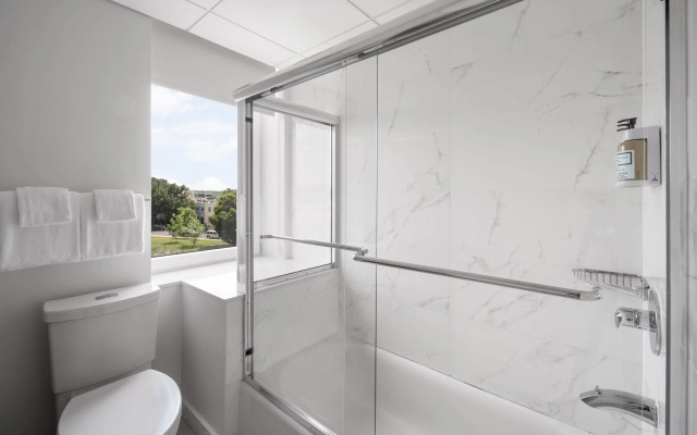 Reside Navy Yard, a Wyndham Residence