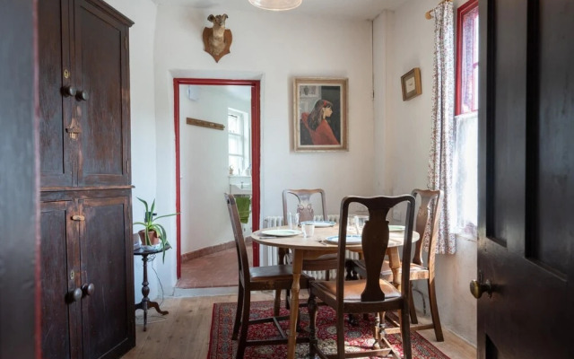 Wonderfully Quirky 3BD Home Amberley West Sussex