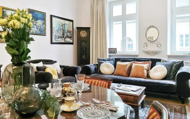 Cracovian Suite by Loft Affair