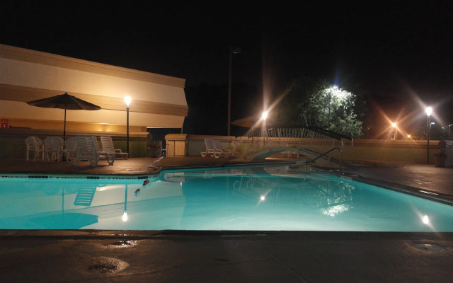 Clarion Pointe Morrow - Atlanta South