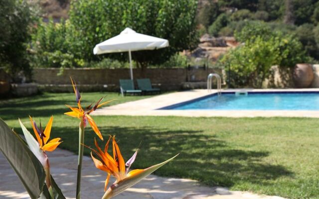 Filippou Villa - Living In Nature