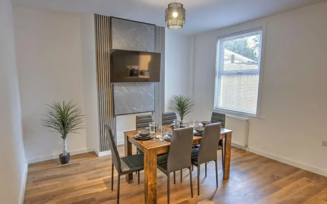 2 Bed House, Family Friendly With Garden
