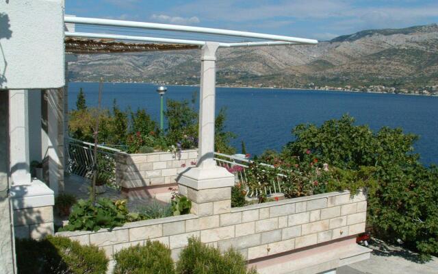 Lucija - A1(4+2) in Korcula
