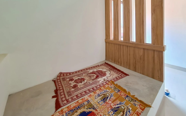 RedDoorz Syariah @ Boemi 2 Guesthouse Tasikmalaya – Guest Rooms – Tasikmalaya