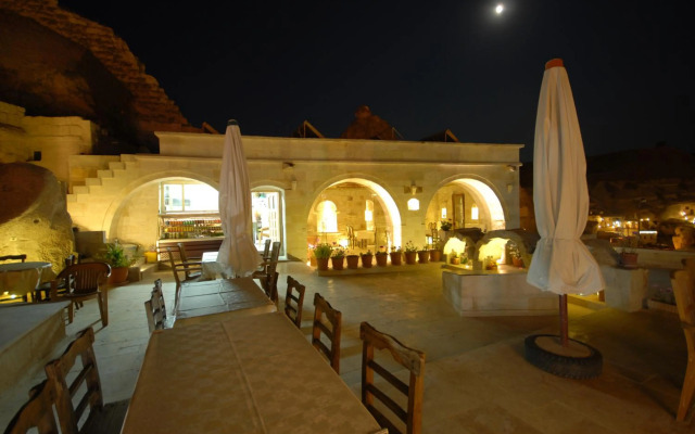 Arif Cave Hotel