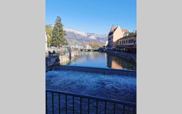 Annecy; À 2 Pas Du Centre; Raclette; Joli Balcon; Cosy