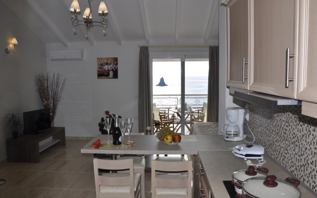 Mazis Apartments