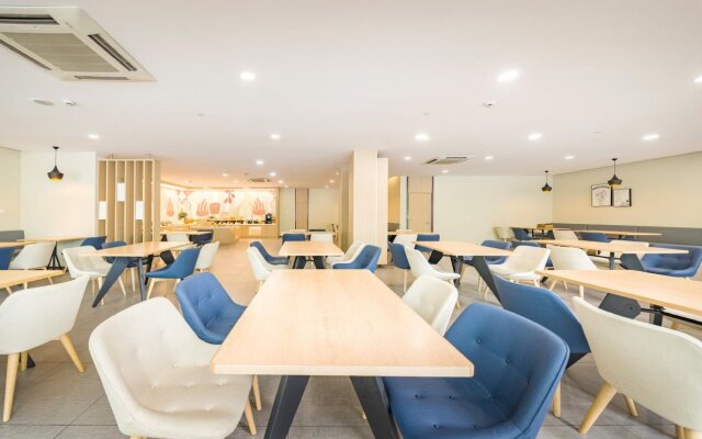Hanting Hotel Shanghai Zhenping Road Railway Station