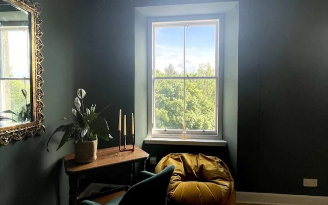 Cosy 2 Bedroom Apartment in the Heart of Leith