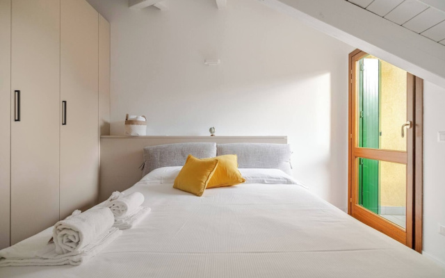 Modern Flat 2 Near the Swiss Border in Viggiù