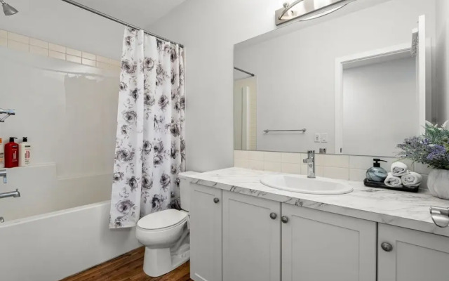 Affordable Long-term Stays Welcome 1BR Suite