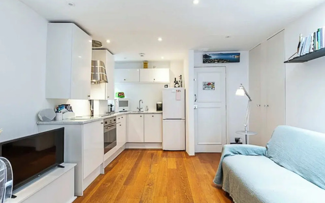 Parsons Green Modern One Bedroom Flat