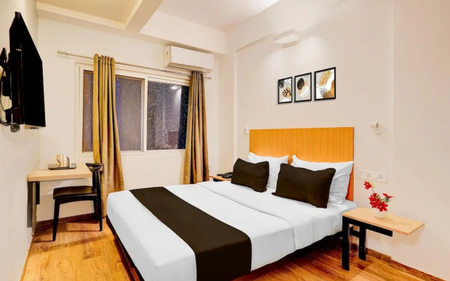Spacious Comfort Stays Near Aerospace Museum