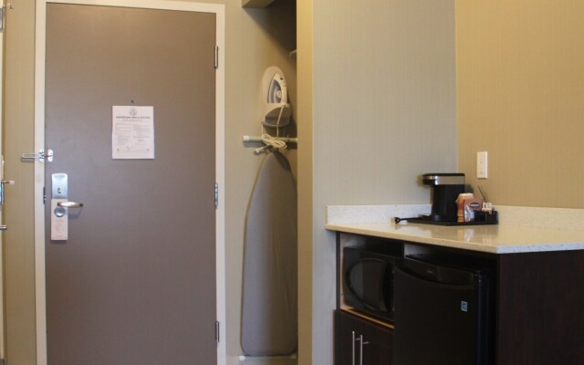 Meridian Inn & Suites Lloydminster
