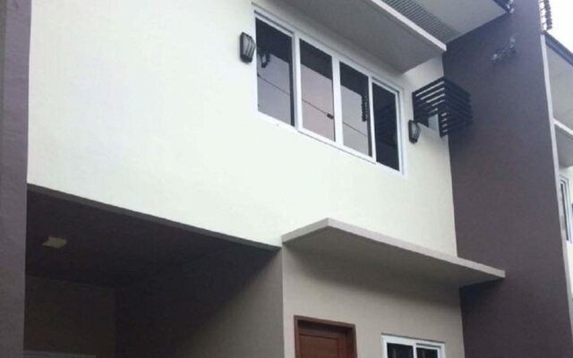 Mactan Transient Townhouse