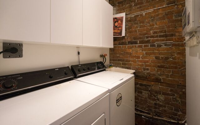 Applewood Suites - The Ossington Loft