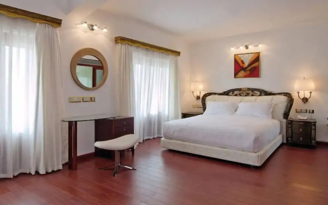 White Pearl Suites
