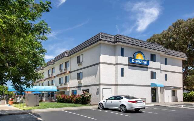 Days Inn by Wyndham Woodland