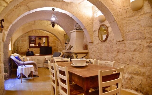 Beautiful Farmhouse With Courtyard and BBQ in Gozo