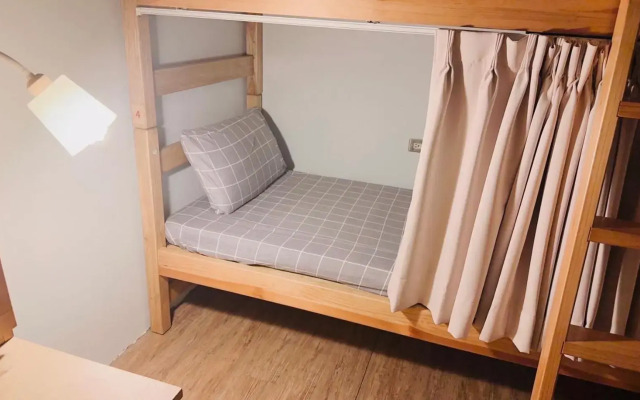 MatchBox Hostel