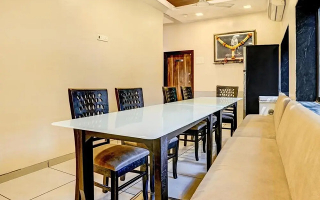 OYO 5352 Hotel Airport Metro