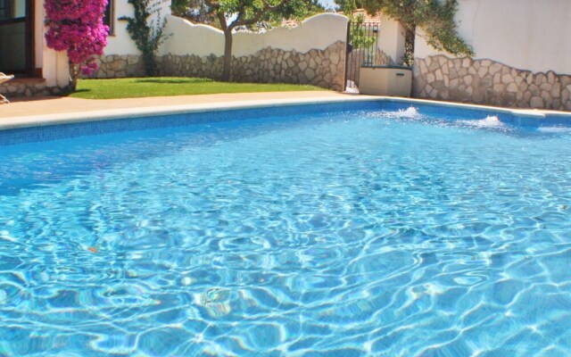 Captivating Villa in El Vendrell With Swimming Pool