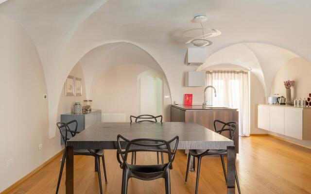 Santo Stefano 13 - Quadrilocale elegante