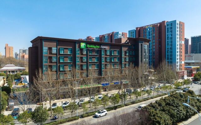 Holiday Inn Express Zhengzhou Guancheng by IHG
