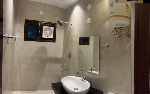 The Divine Oak Golden Leaf