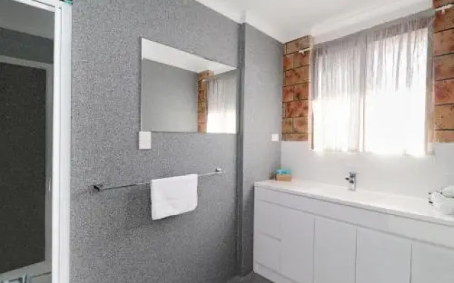 Kellraine Beach Cottages