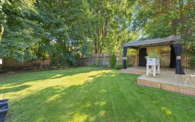 Spacious 2bdrm Home in Burlington