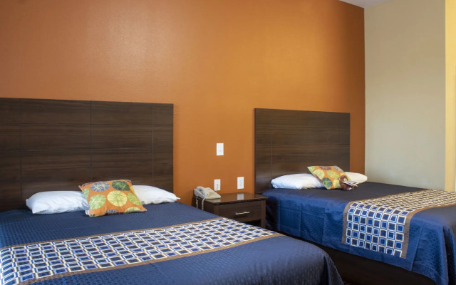 Texas Bungalows Hotel & Hotel Que at Lakeline Austin Cedar Park