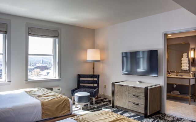 The Yorktowne Hotel, Tapestry Collection by Hilton