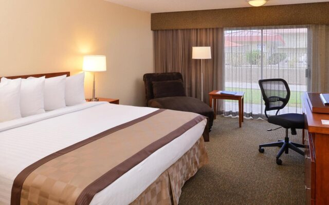 Extend-a-Suites - Phoenix Airport