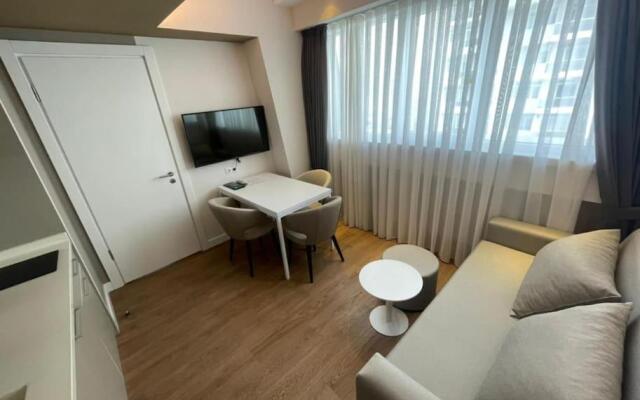 Leo Group BEST LUXURY SUITE 2537 Alliance Palace