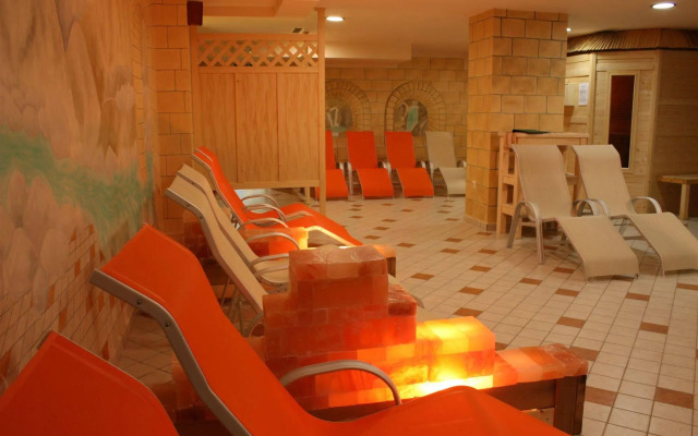 Alp Hotel