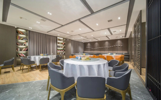 Dong Fang He Ting Hotel