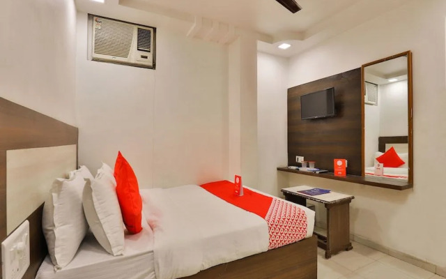 OYO 13141 Aniket Inn