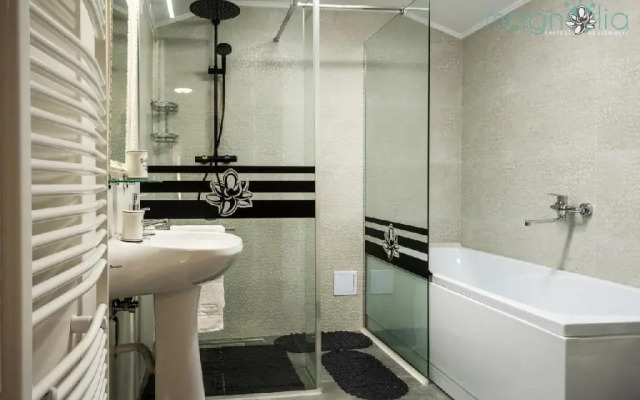 . Magnolia Central Apartment