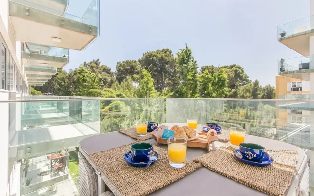 Luxury Beach Experience in Lisbon