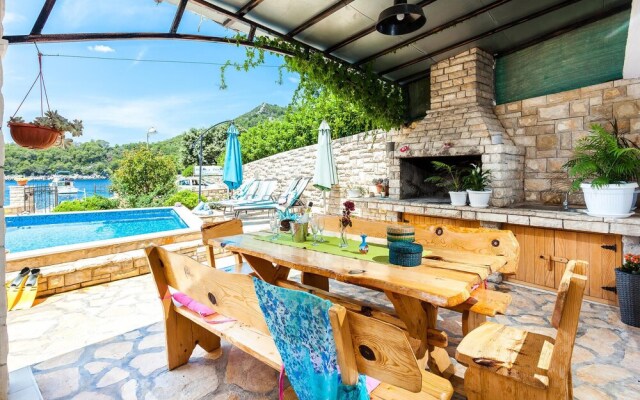 Beautiful Home in Blato With 7 Bedrooms, Wifi and Outdoor Swimming Pool