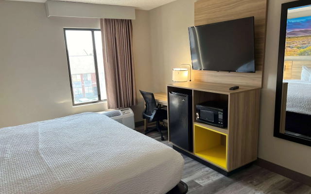 Days Inn by Wyndham Tulsa Central
