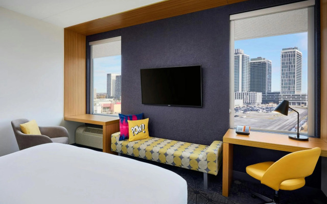 Aloft Vaughan Mills