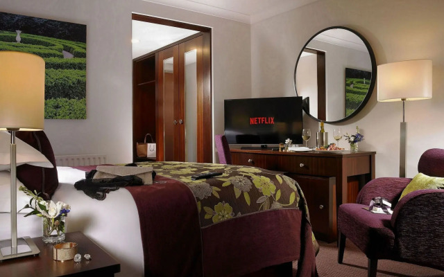 Camden Court Hotel